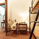Casa Nana, Nel Borgo Di *