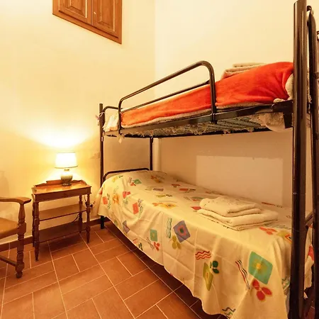 Casa Nana, Nel Borgo Di *