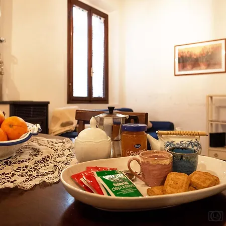 Casa Nana, Nel Borgo Di *