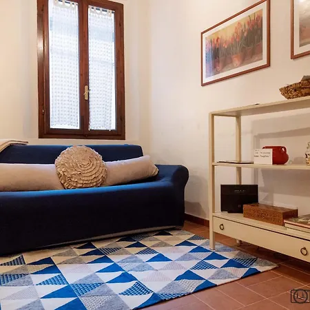 Casa Nana, Nel Borgo Di *